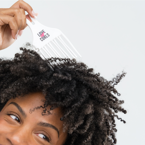 kinky coily hair using the volumizing hair pick